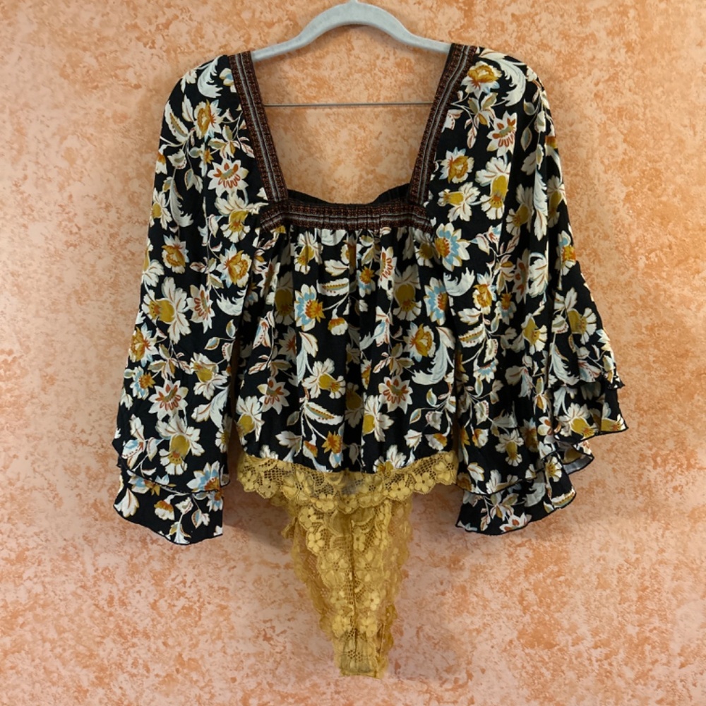 FREE PEOPLE Boho Floral Top bodysuit size XS - Picture 2 of 9
